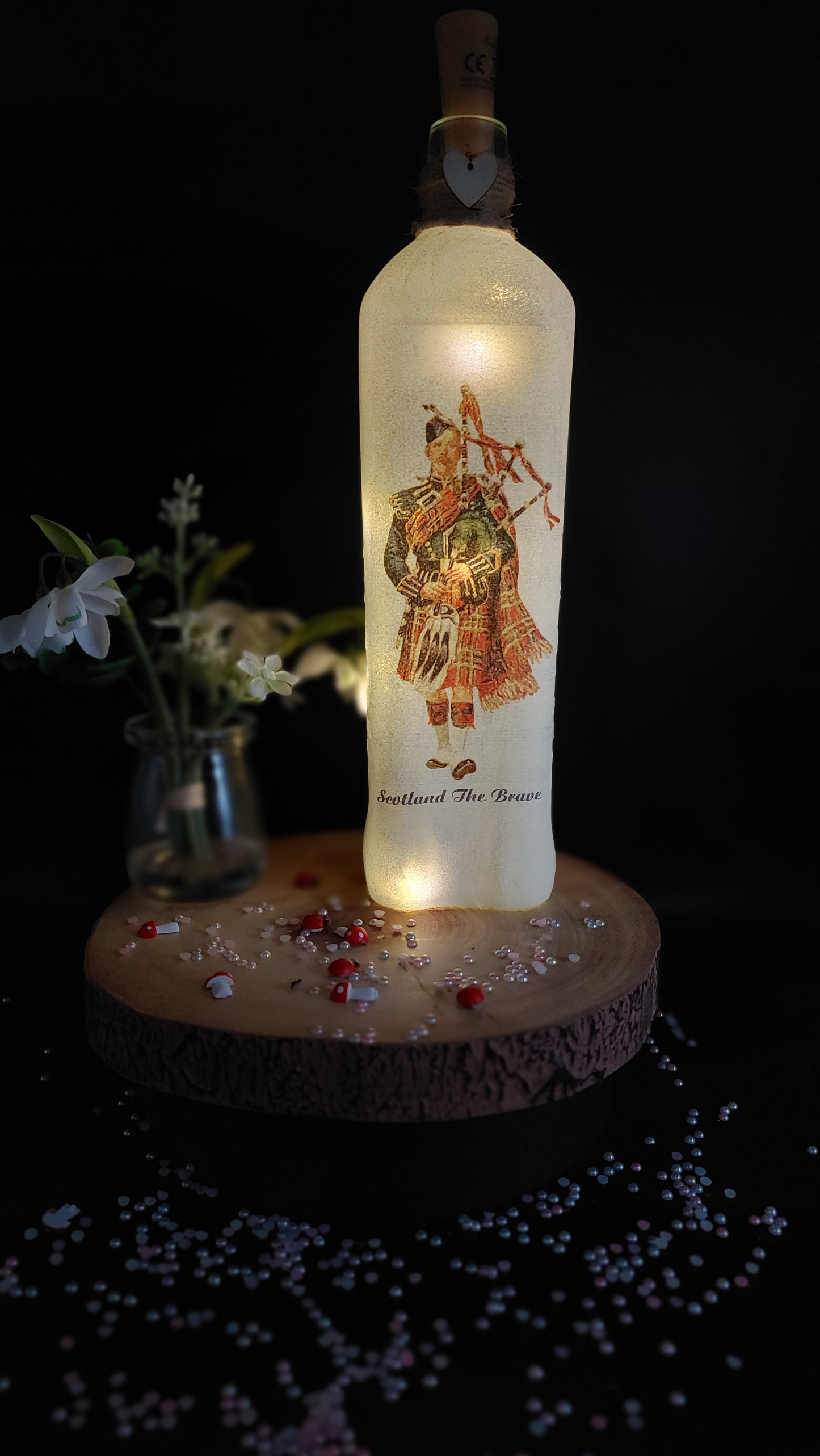 Scotland The Brave Scottish Piper Light up Bottle